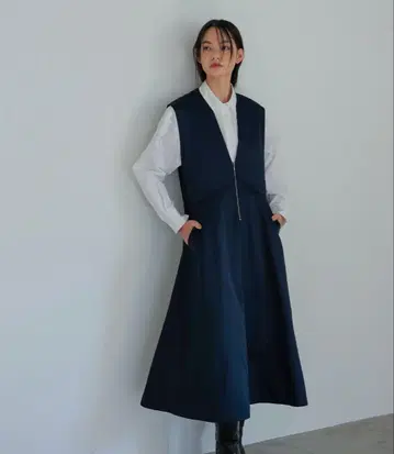 DRESSLAVE 메모리 새틴 점프 스커트 원피스