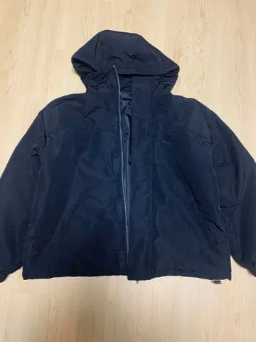 네이비 후드 부착 마운틴 후드티