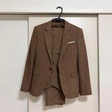 [새상품급] M 사이즈 THE URBAN BLANCHE 턱시도