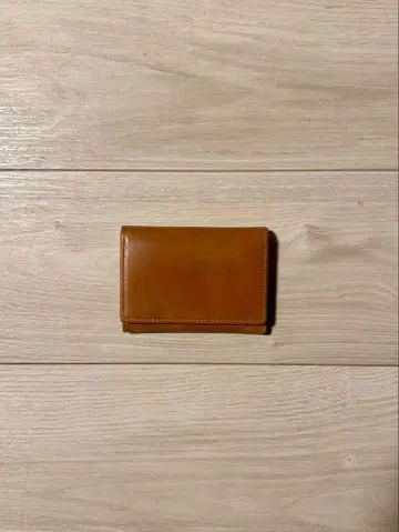 천연 가죽 명함지갑 스냅 버튼 부착