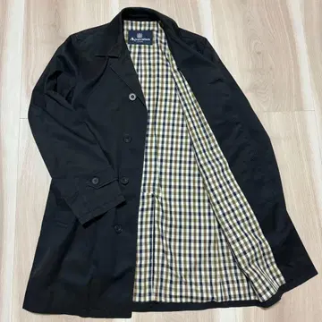 아쿠아 스큐텀 체크 안감 스텐 칼라 코트