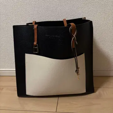 마크제이콥스 토트백 스모크 아몬드 멀티