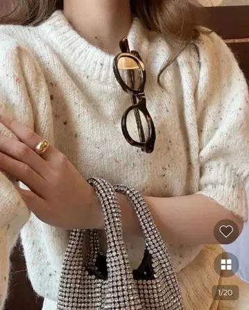 아이보리 퍼프 슬리브 니트 스웨터 프리 사이즈