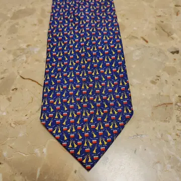 새상품급 페라가모 Salvatore Ferragamo 넥타이 악기 패턴