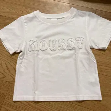 MOUSSY 반팔 T셔츠 화이트