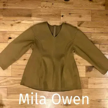 [ Mila Owen ] 카멜 V넥 긴팔 상의