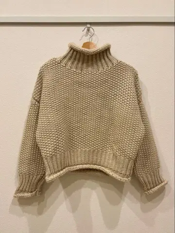 [ 가격 인하 ] 고베 레터스 볼륨 니트