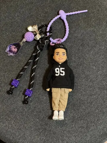 BTS V 태형 테테 barbie 마텔사 바비 참 첼시 참