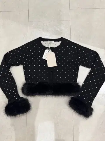 다리치 택 포함 미사용 새상품 퍼 포함 상의