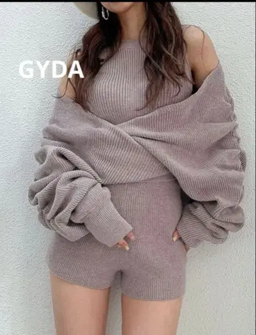 새상품 GYDA 암 개더 레이어드 니트 올인원/핑크