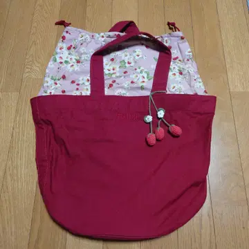 핑크하우스 딸기 무늬 토트백