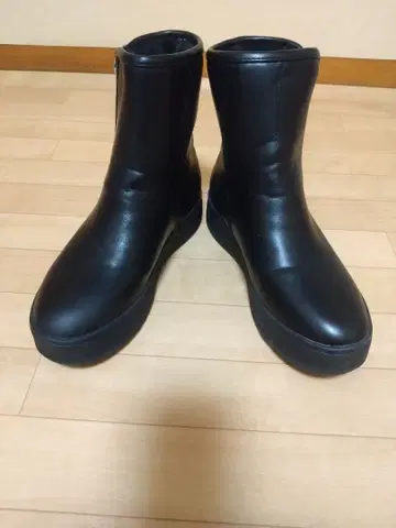 블랙 안쪽 보아 숏부츠