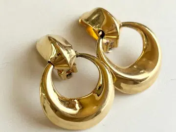 골동품 전후로 흔들리는 골드 후프 vintage 귀찌