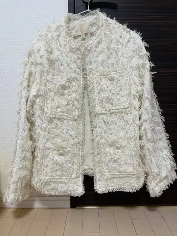 화이트 노카라 자켓 프린지