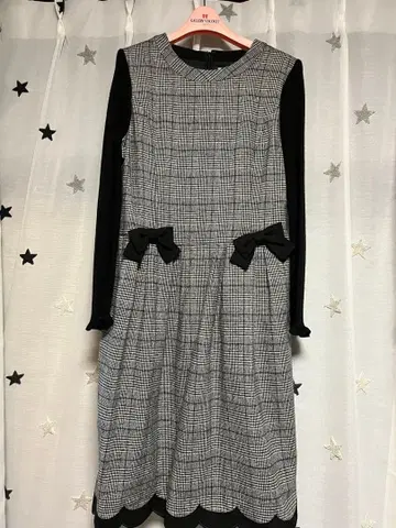 체크 무늬 긴팔 원피스