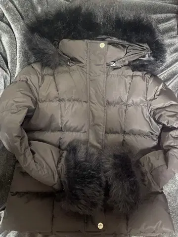 블랙 다운 자켓 퍼 포함