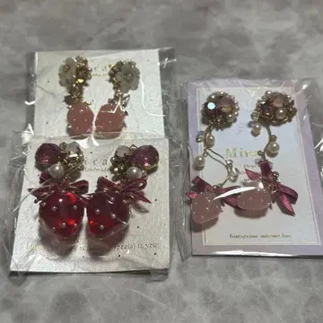 새상품/딸기 귀걸이/핸드메이드/플라워 부케풍/핑크/빨간색/리본/3개 세트