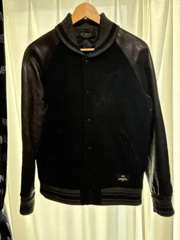 ROTTWEILER 바시티 자켓