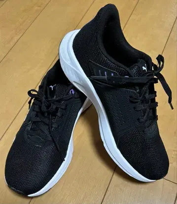 Puma 블랙 러닝화