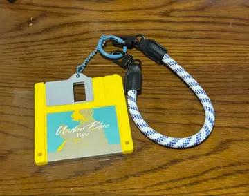 Under Blue Eve 플로피 디스크 스트랩