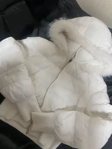 화이트 퍼 다운 자켓
