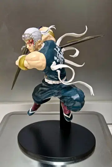 귀멸의 칼날 우즈이 텐겐 피규어 1