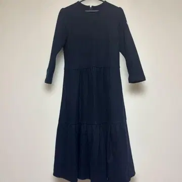 보더스 앳 발코니 네이비 긴팔 티어드 원피스