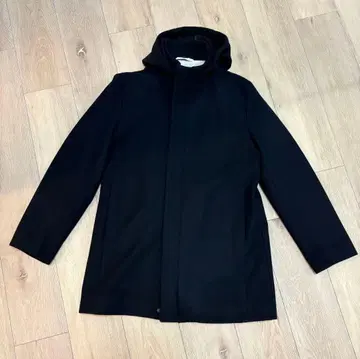 다크 네이비 후드 부착 코트