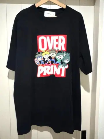 오버 프린트 XL 블랙 티셔츠