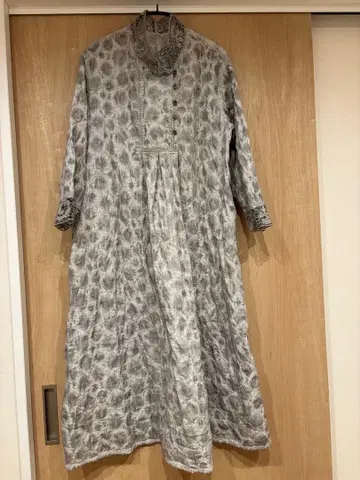 하자 있음 센소유니코 io comme io 자수 원피스