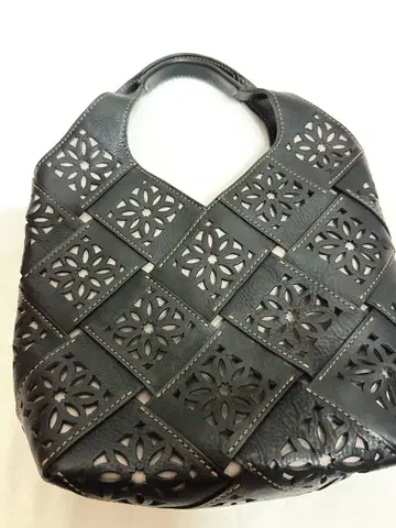 genten 컷워크 블랙 핸드백