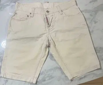 DSQUARED2 화이트 숏팬츠 사이즈 48