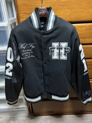 새상품급 HUF FTP 콜라보 바시티 자켓 L 사이즈 즉완품
