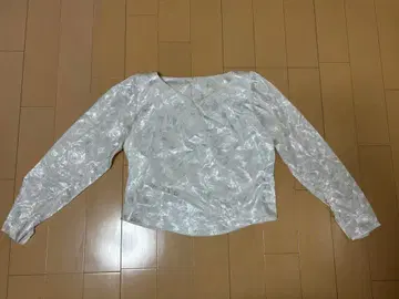 블라우스 장미 패턴 연주회용 화이트 컬러