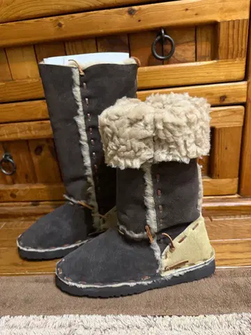 다크 그레이 천연 가죽 무스탕 롱 부츠 Blowfish 24cm