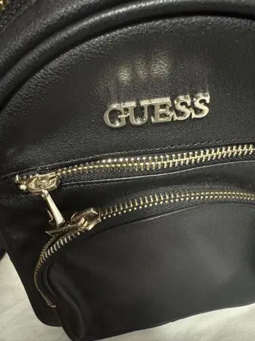 GUESS 블랙 백팩