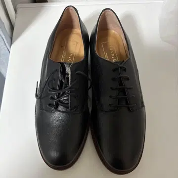 블랙 가죽 레이스업 슈즈