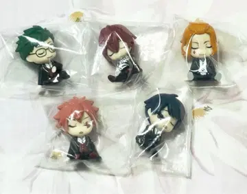 트위스테 어깨 쿵 하트 라빌