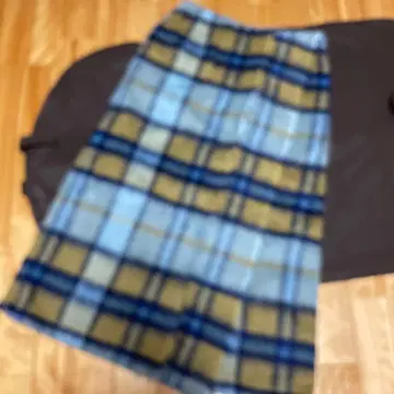 하우스 오브 로터스 스커트