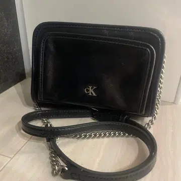 cK 블랙 숄더백