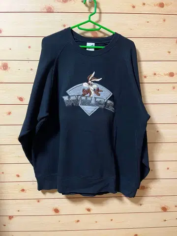 맨투맨 트레이닝복 블랙 자수 와일리 코요테 루니툰