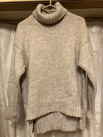 맥피 터틀넥 니트 스웨터 그레이