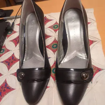 블랙 하이힐 펌프스 스트랩 포함