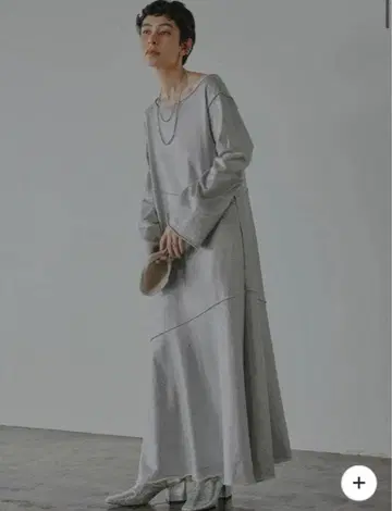 AMERI GLITTER PRINT URAKE DRESS