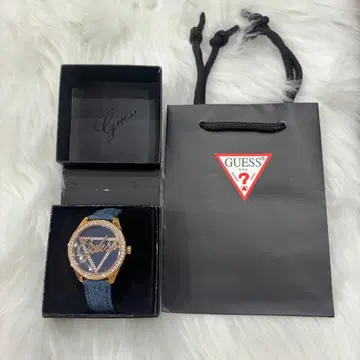 [ 미사용 새상품 ] GUESS 손목시계 상자 쇼핑백 포함
