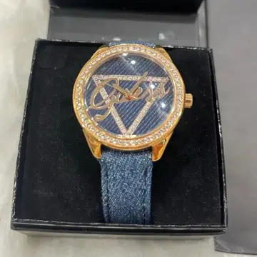 [ 미사용 새상품 ] GUESS 손목시계