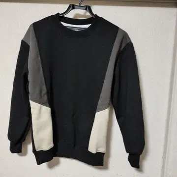 지오메트릭 디자인 맨투맨 M 사이즈