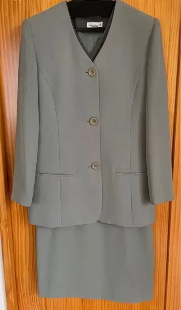 [컨디션 최상] 여성용 수트 특별한 3세트