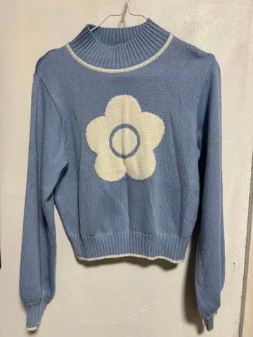 릴리 브라운 마리콴트 데이지 니트탑 스카이블루