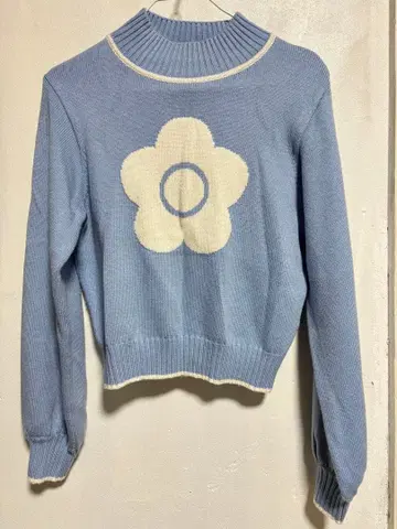 릴리 브라운 마리콴트 데이지 니트탑 스카이블루